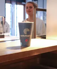 en kaffe to go fra emmerys