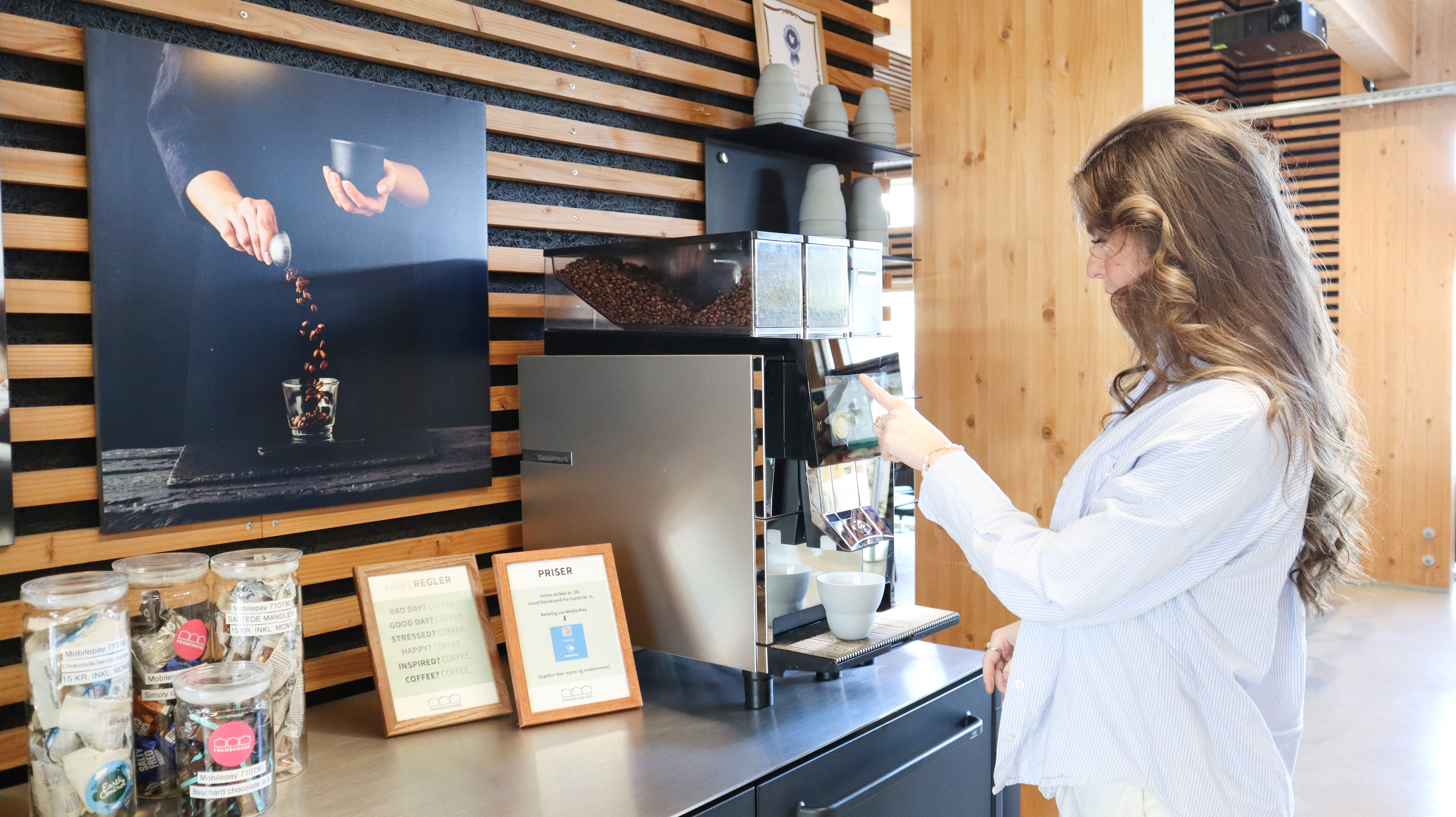 kaffe fra en kaffemaskine